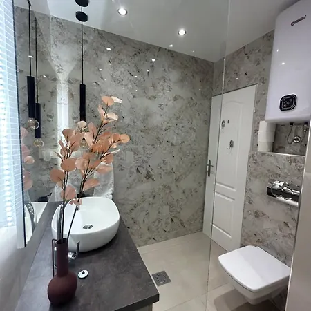 Tara Apartment *
